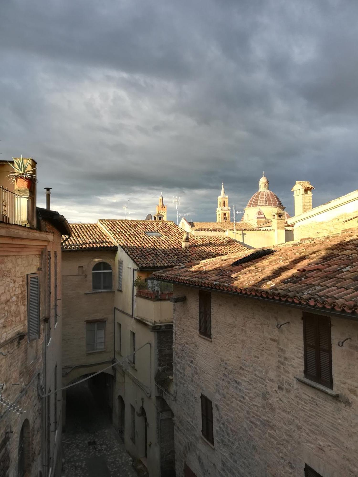 Antico Gioiello Umbro , Appartamento Con Terrazza Foligno Exteriör bild